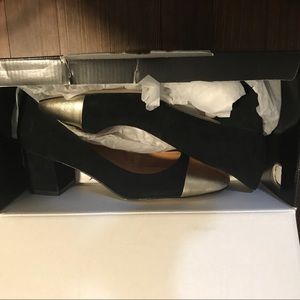 NWT J.Crew Byrn Gold Metallic Captoe Pumps